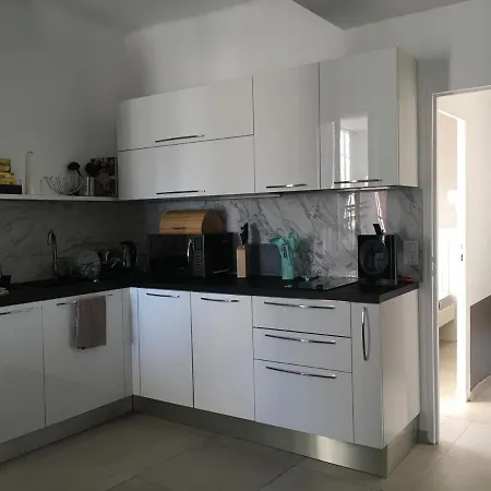 Bandol, Vue Panoramique Sur La Mer, La Plage, Le Port